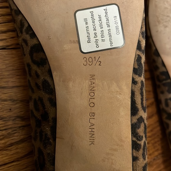 Manolo Blahnik leopard pumps - size 39.5 - light wear. - Picture 3 of 5